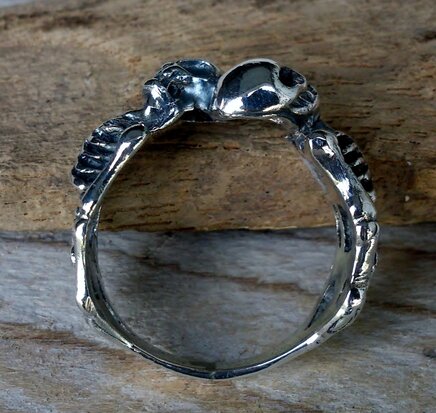 ring met skelet
