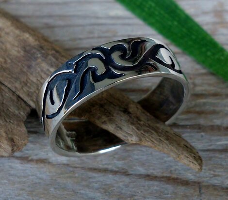 ring met tribal
