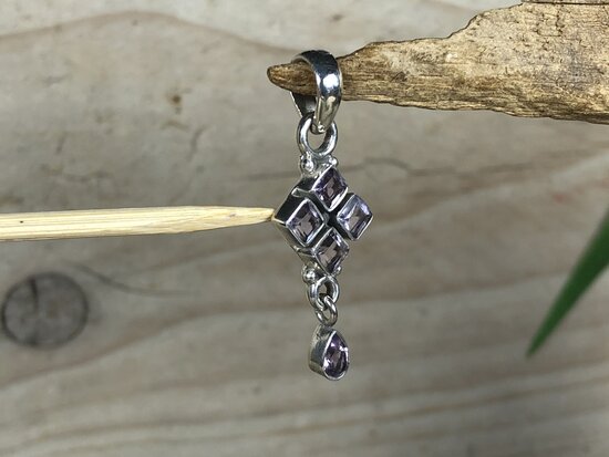 echty zilveren hanger et paarse stenen