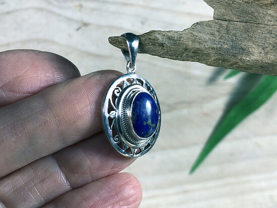 sieraad met lapis lazuli