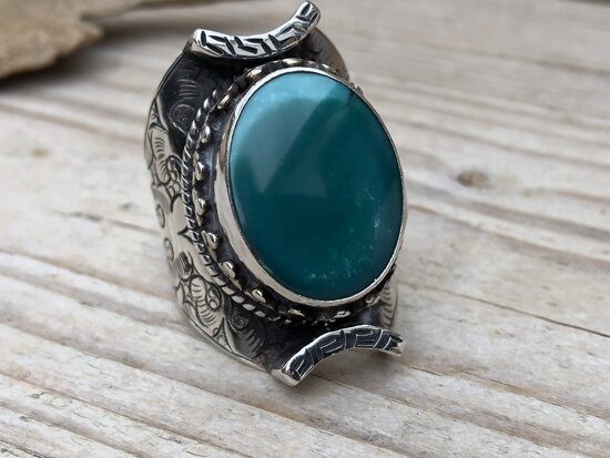 aparte ring met turquoise steen