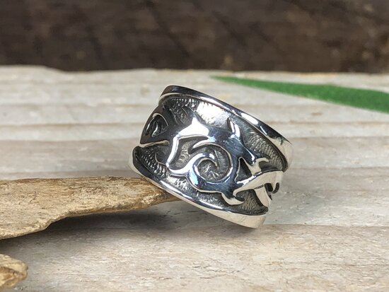 zilveren ring met tribal