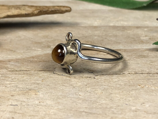 zilveren ringetje met steentje