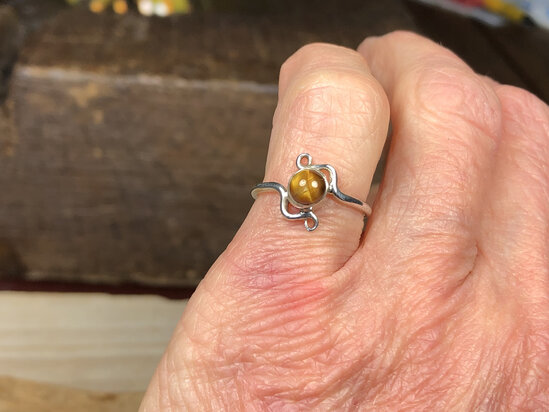 pinkring tijgeroog maat 16