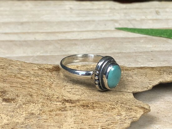 kleine ring met steen