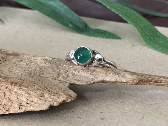 pinring groen steentje