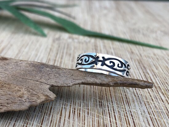 echt zilveren ring met krullen motief