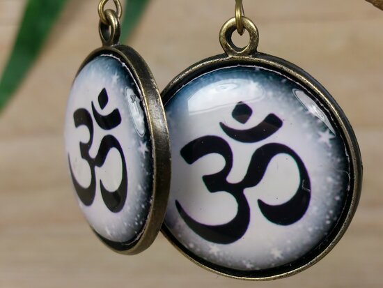 aum sieraden