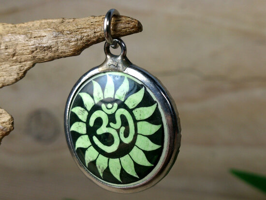 ohm hanger