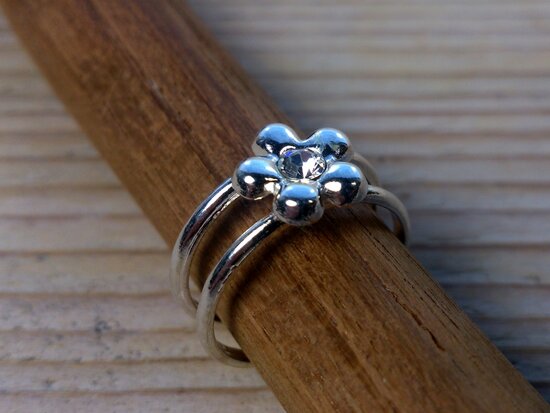 teenring met bloem