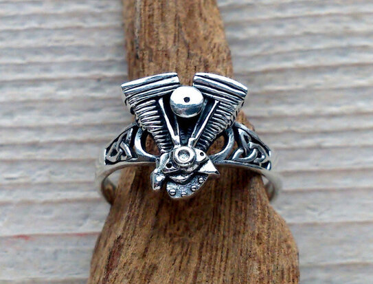 biker ring