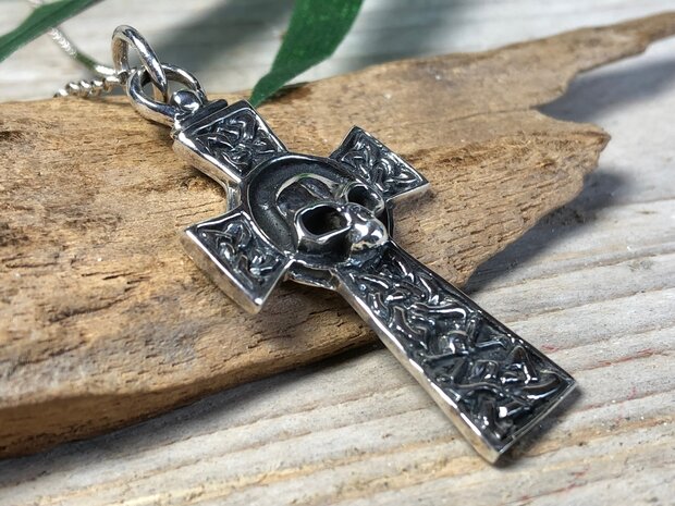 keltisch kruis met skull hanger