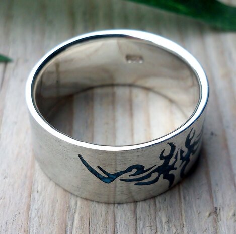 zilveren ring met tribal