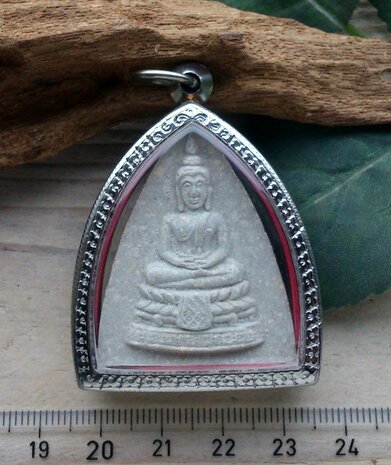 boeddha amulet uit thailand