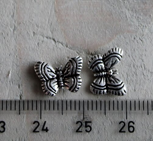 zilveren vlinder oorknopjes