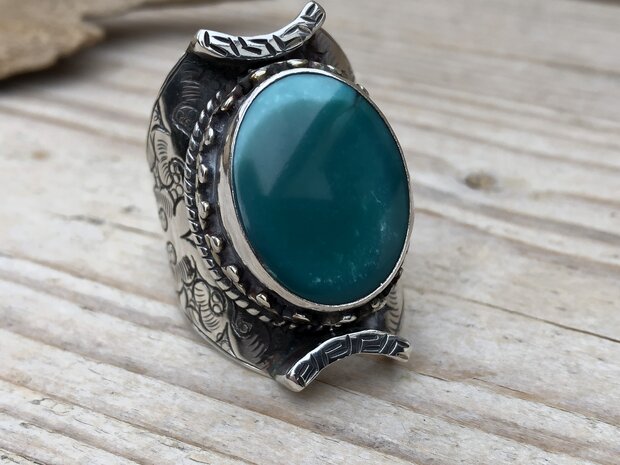 aparte ring met turquoise steen