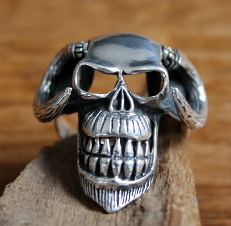 stoere ring skull