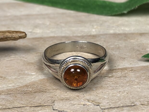 pinkring met steentje