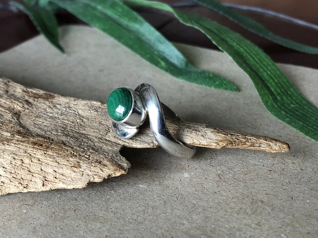 ring zilver steen maat 16