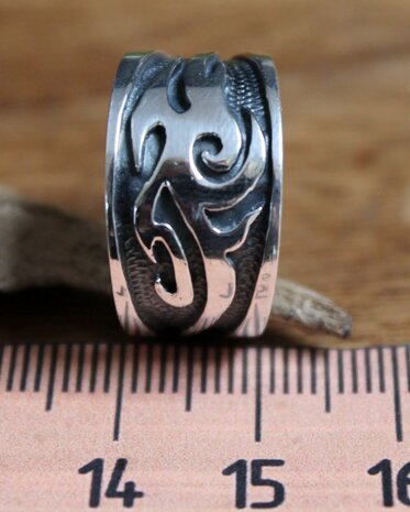 zilveren ring met tribal