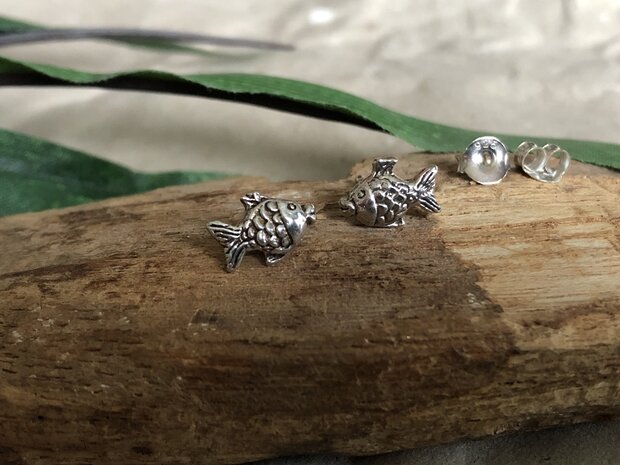 vis oorknopjes zilver