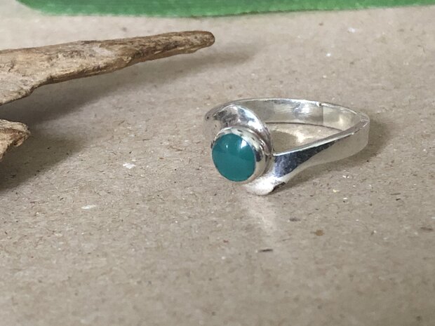 ring met steen maat 16