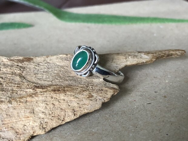 zilveren ring met steentje