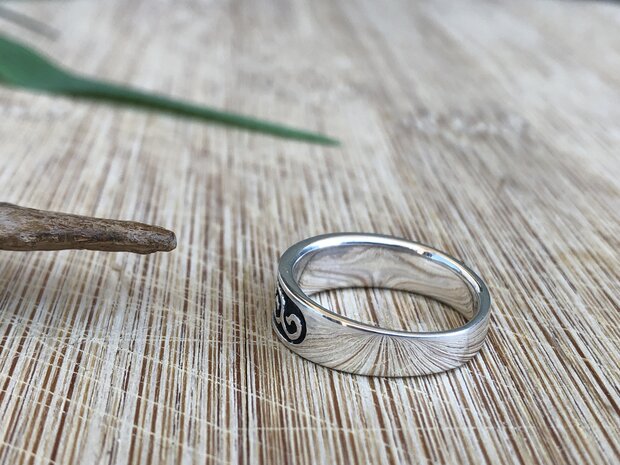 ring zilver 18