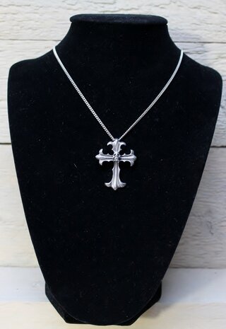 kruis met skull hanger