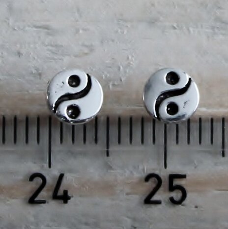 yin yang oorstekers