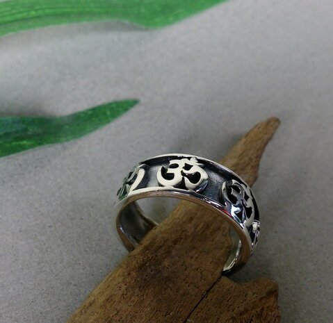 band ring met ohm