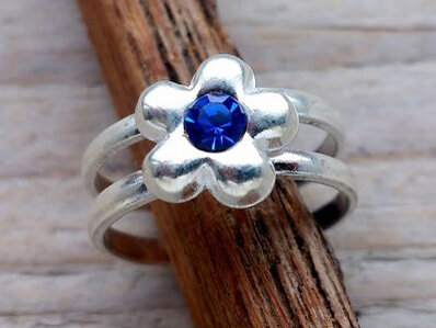 teenring zilver bloem blauw (maat 15mm)