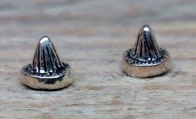 oorknopjes spikes zilver stripes