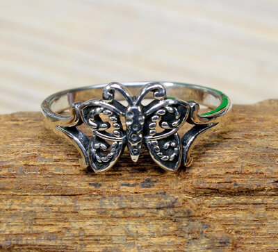 zilveren vlinder ring (maat 16¼ - 18¾)