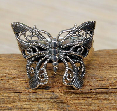 zilveren vlinder ring (maat 17¾ - 18¾) v.a.