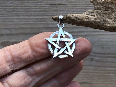 hanger pentagram zilver 24mm