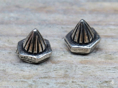 oorknopjes spikes zilver zeshoek