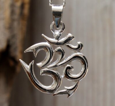 hanger aum zilver