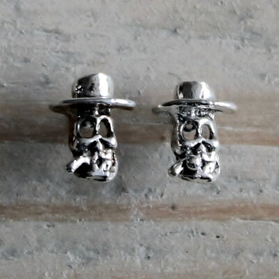 oorknopjes smoking-skull zilver