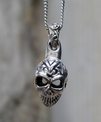 hanger skull zilver