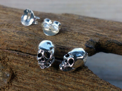 oorknopjes skull zilver