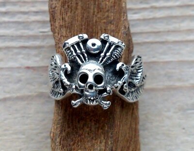 ring skull motorblok zilver (maat 21 - 22)